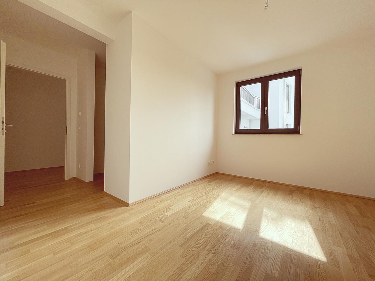 NEUBAU * Familienwohnung an der Weißen Elster * großer Balkon * EBK * 2 Bäder * Ankleide * Tiefgarage