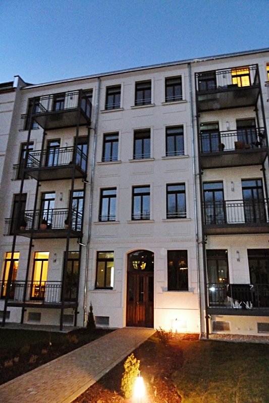 RESERVIERT: *** Seltene Gelegenheit in der Südvorstadt ** idyllisch gelegen * 2 Balkone * Parkett * Stellplatz