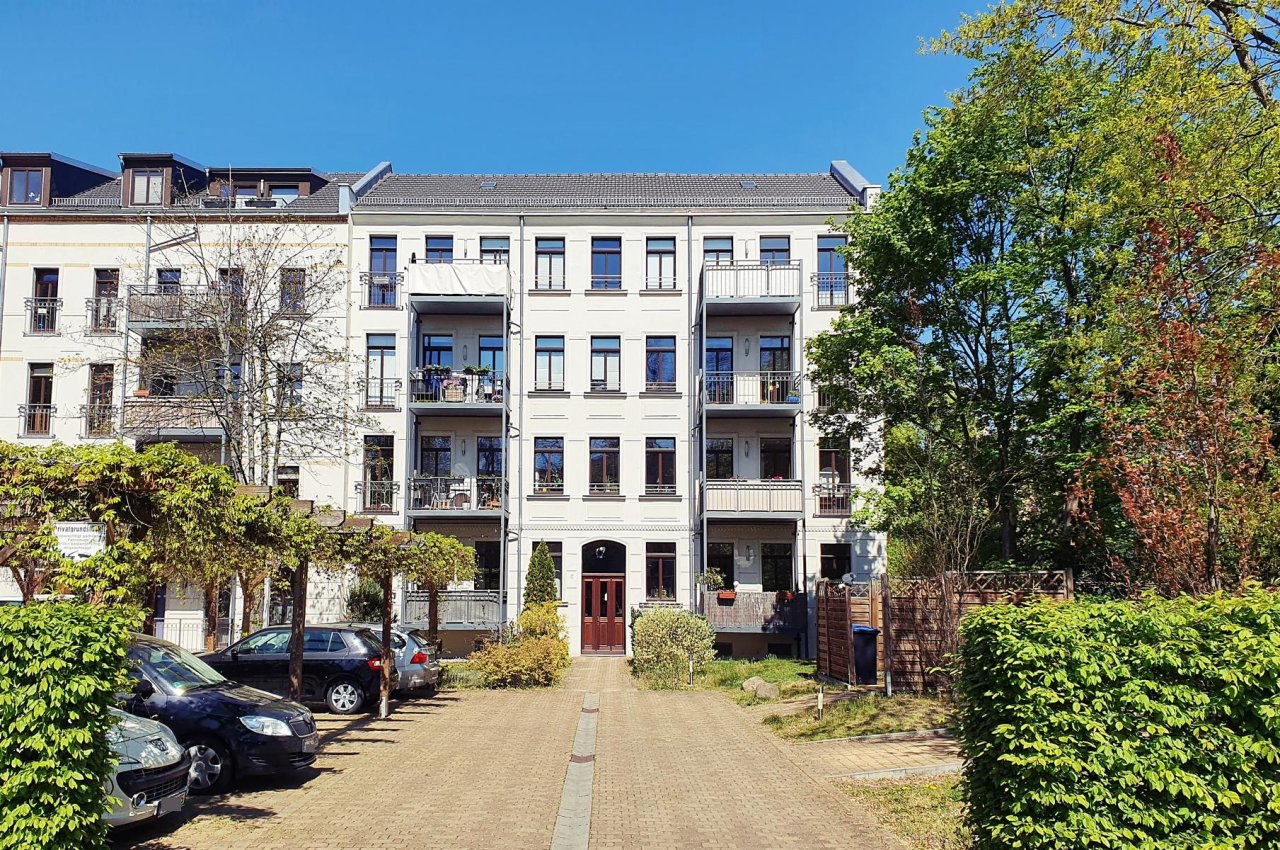 RESERVIERT: *** Seltene Gelegenheit in der Südvorstadt ** idyllisch gelegen * 2 Balkone * Parkett * Stellplatz