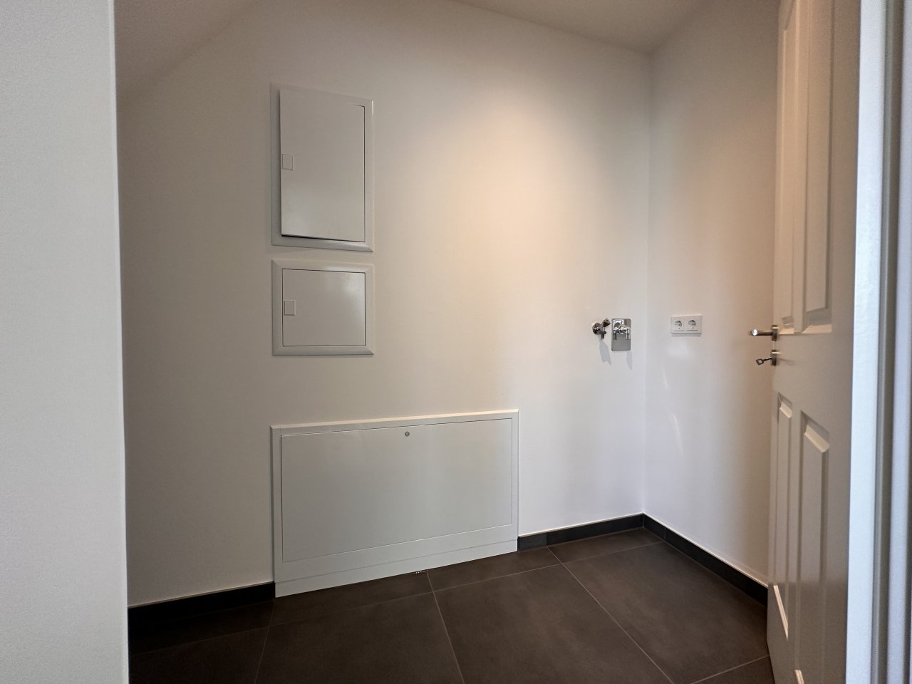 Neubau ** große Dachterrasse ** großer Balkon * EBK * TG-Stellplatz