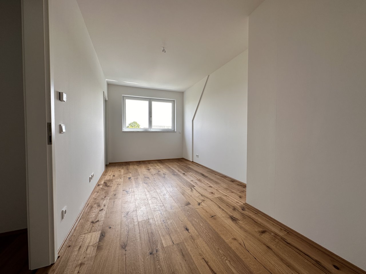 Neubau ** große Dachterrasse ** großer Balkon * EBK * TG-Stellplatz