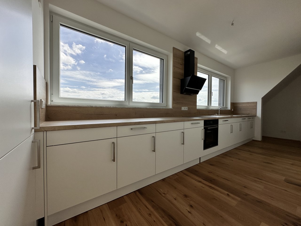 Neubau ** große Dachterrasse ** großer Balkon * EBK * TG-Stellplatz