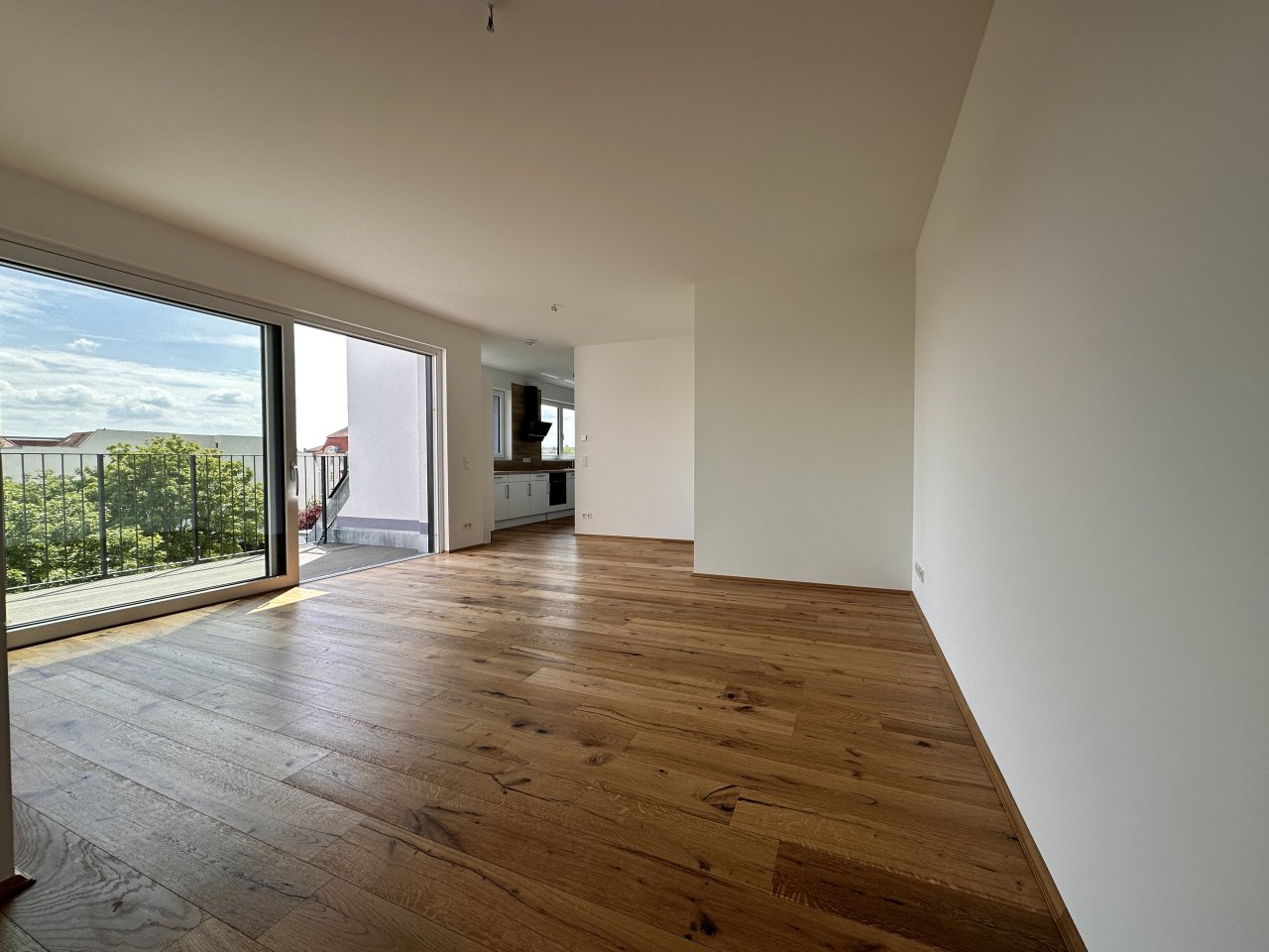 Neubau ** große Dachterrasse ** großer Balkon * EBK * TG-Stellplatz