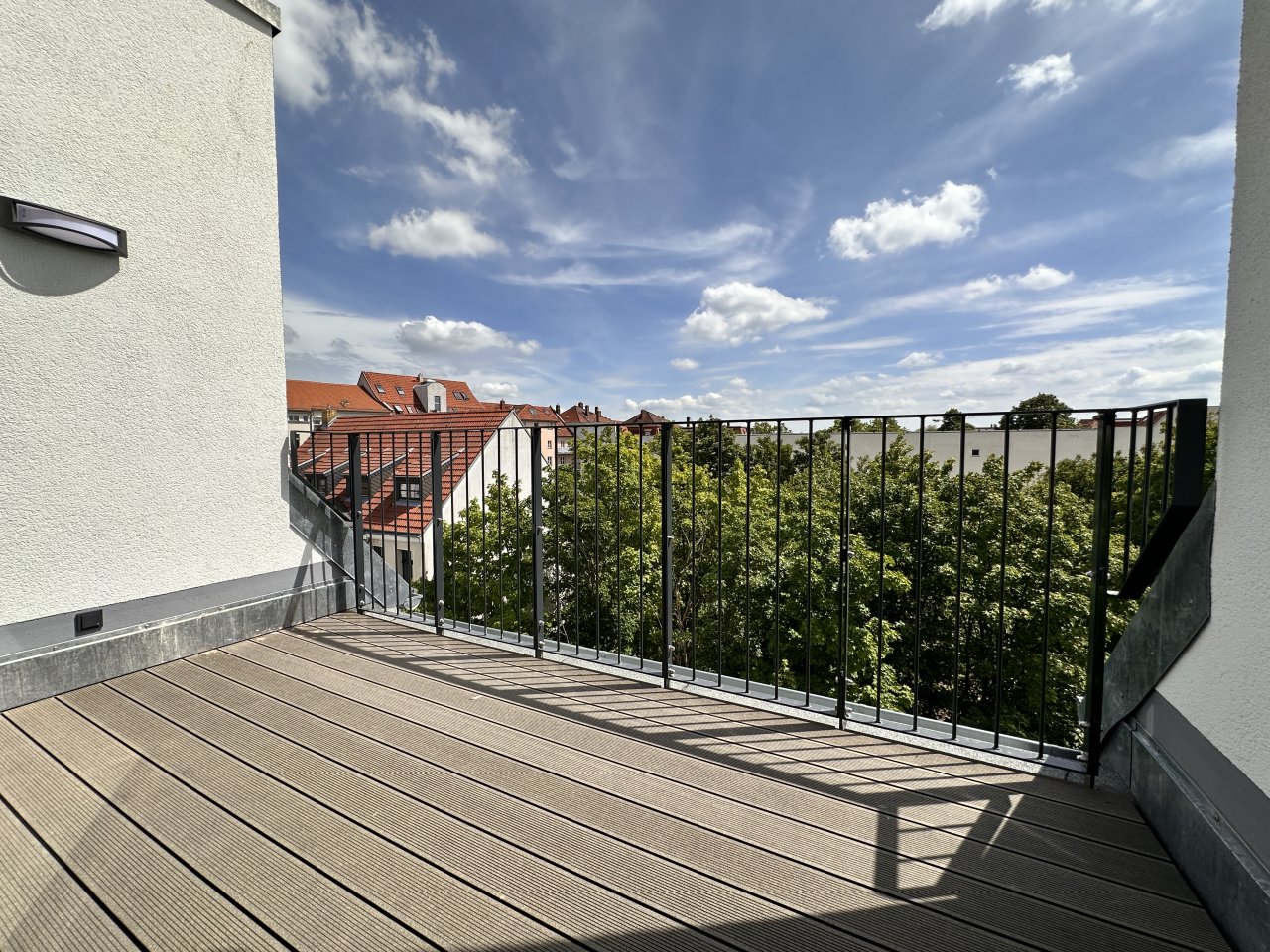 Neubau ** große Dachterrasse ** großer Balkon * EBK * TG-Stellplatz