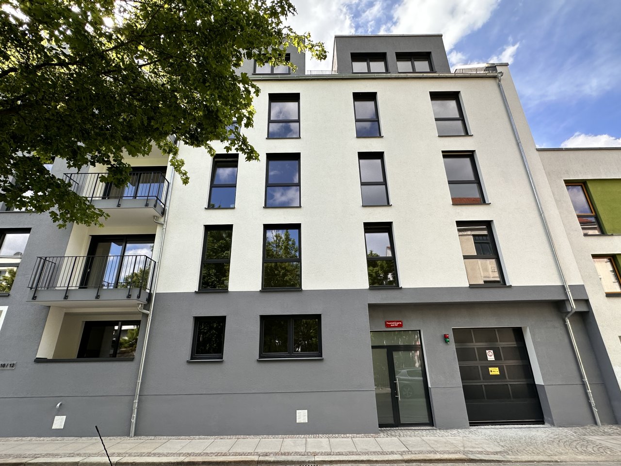 Neubau ** große Dachterrasse ** großer Balkon * EBK * TG-Stellplatz