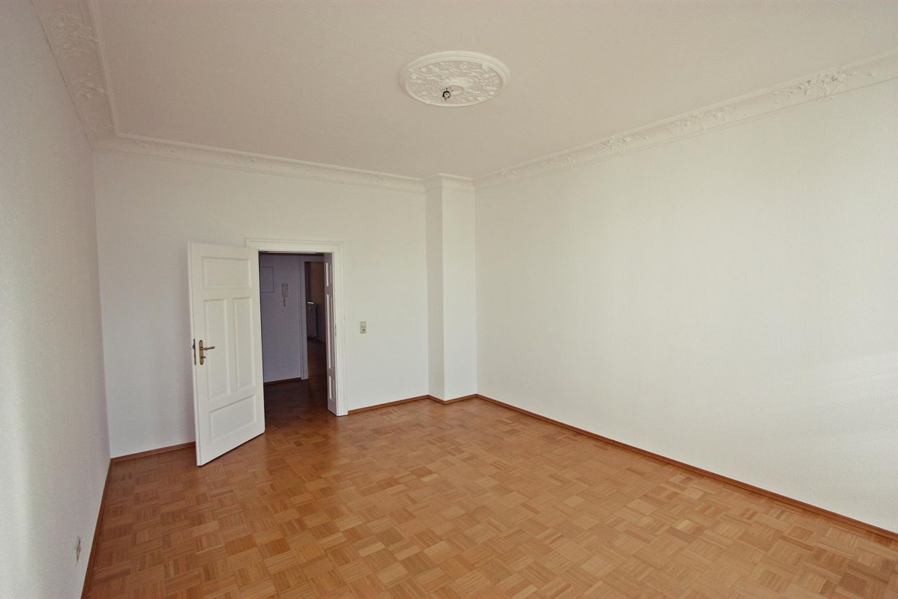 Plagwitz ** Schicke Familienwohnung in Parknähe ** 3 ZKB * Balkon * Stuck * Bad mit Wa+Du+Fenster * Parkett