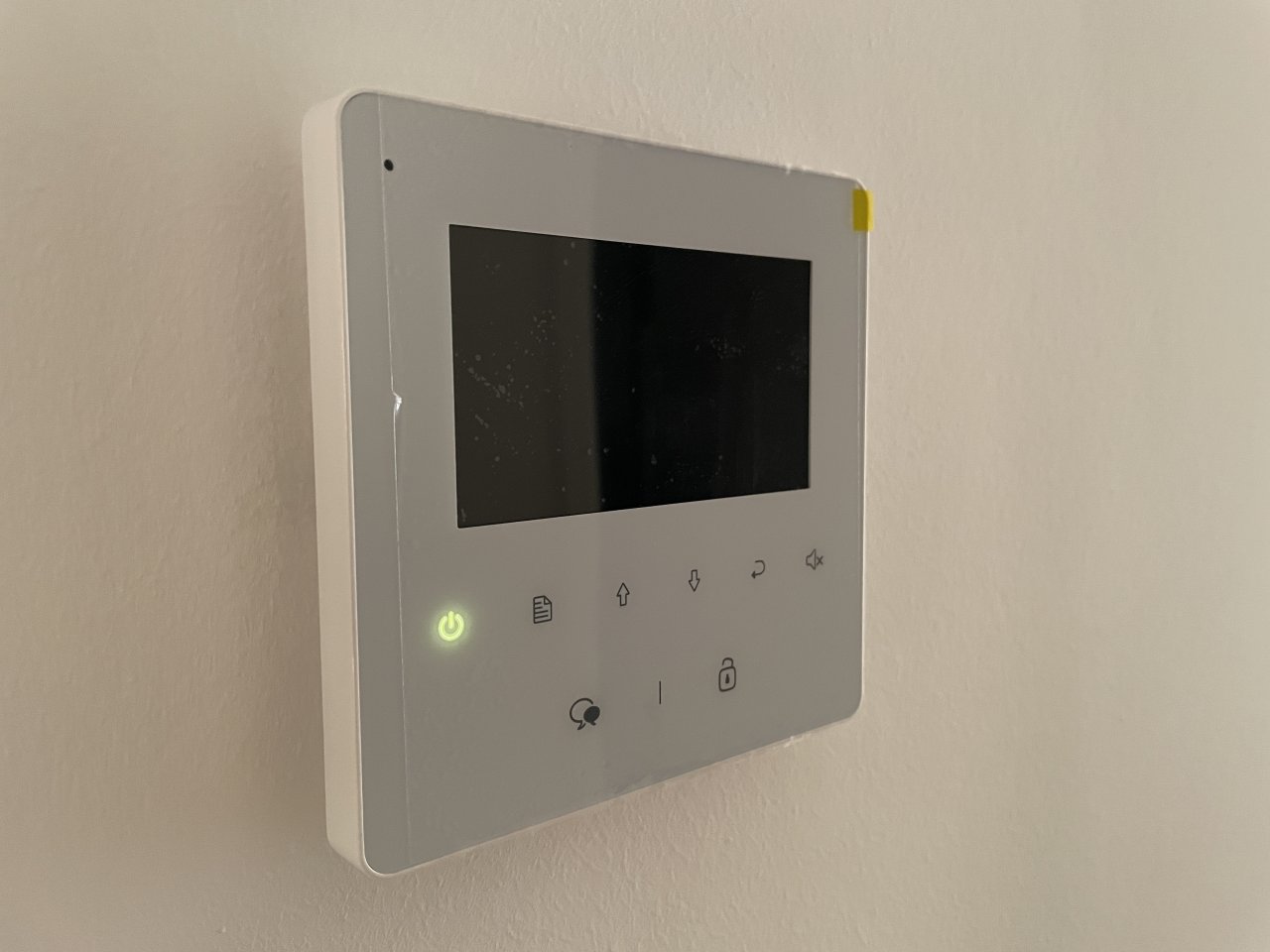 Exklusive Dachgeschosswohnung ** große Dachterrasse ** großer Balkon ** Einbauküche ** Tiefgarage