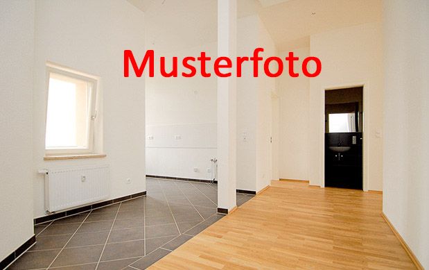 VERKAUFT:** vermietete 3-Raumwohnung im Zentrum-Süd ** Parkett ** Balkon