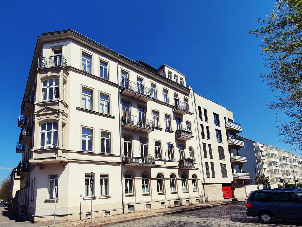 VERKAUFT:** vermietete 3-Raumwohnung im Zentrum-Süd ** Parkett ** Balkon