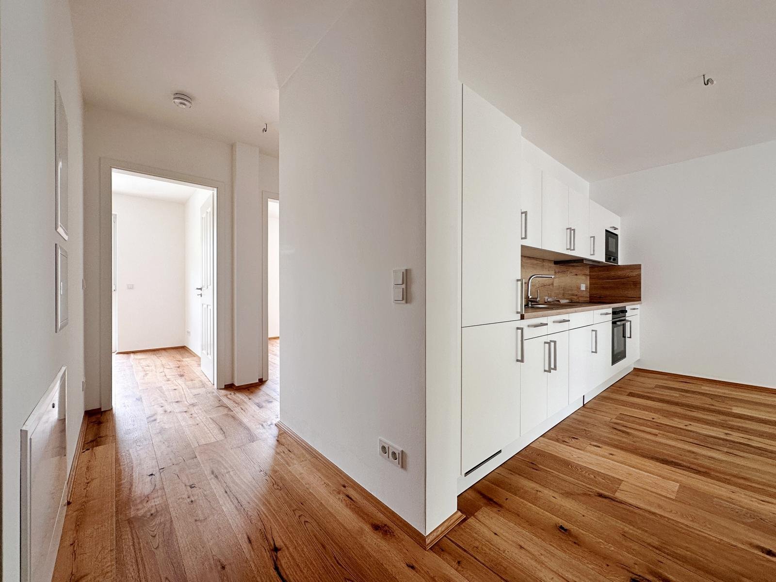 VERMIETET: Traumhafte 4-Raumwohnung ** Terrasse ** Einbauküche ** Tiefgarage