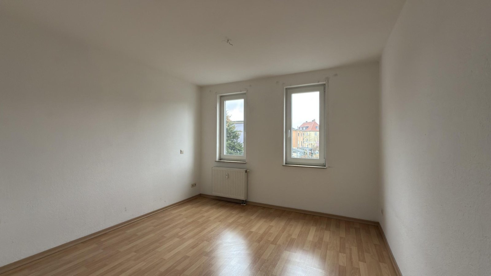 VERKAUFT: Chance für Eigennutzer und Kapitalanleger: provisionsfreie und bezugsfreie 2-Raumwohnung ** Balkon ** Stellplatz inklusive