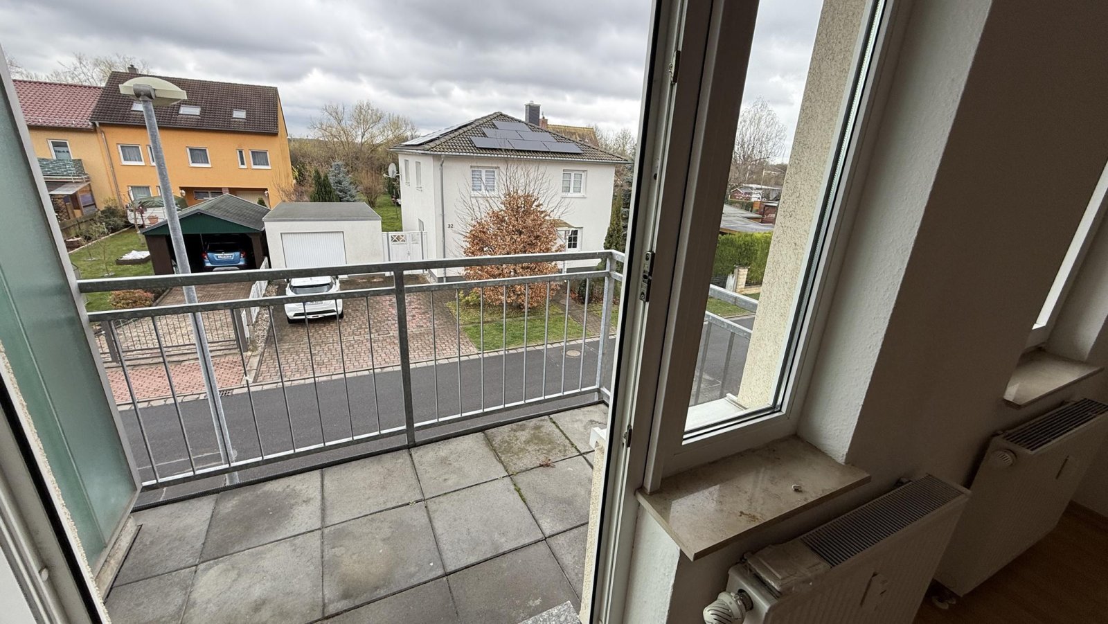 VERKAUFT: Chance für Eigennutzer und Kapitalanleger: provisionsfreie und bezugsfreie 2-Raumwohnung ** Balkon ** Stellplatz inklusive