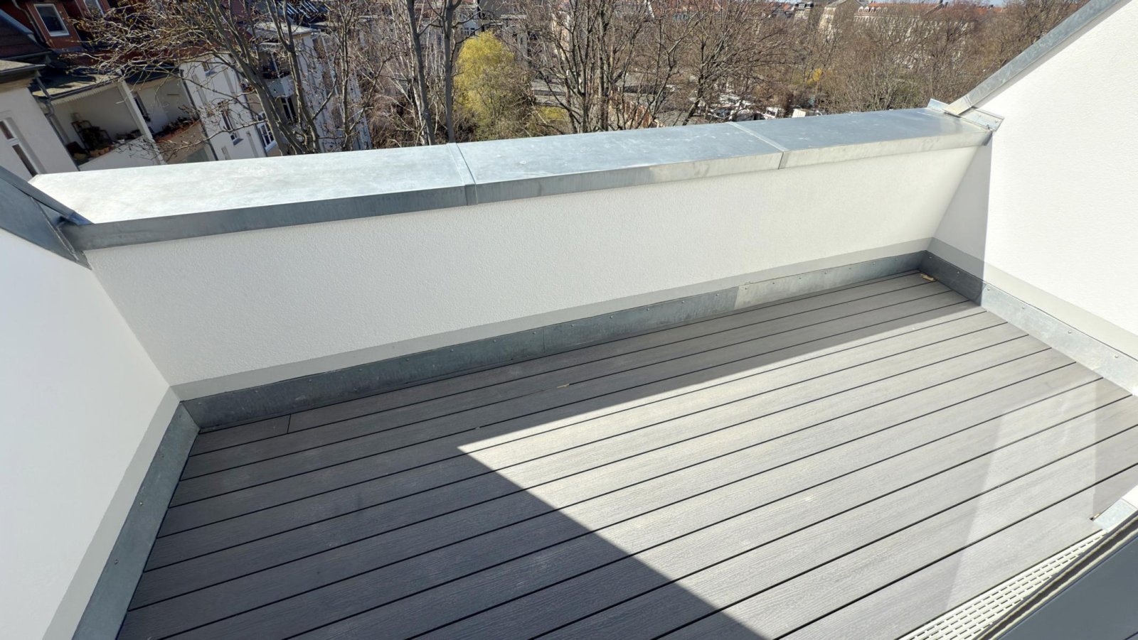 VERMIETET: Dachgeschoss-Traum am Park ** sonnige Loggia ** Einbauküche ** 2 Bäder ** Lift