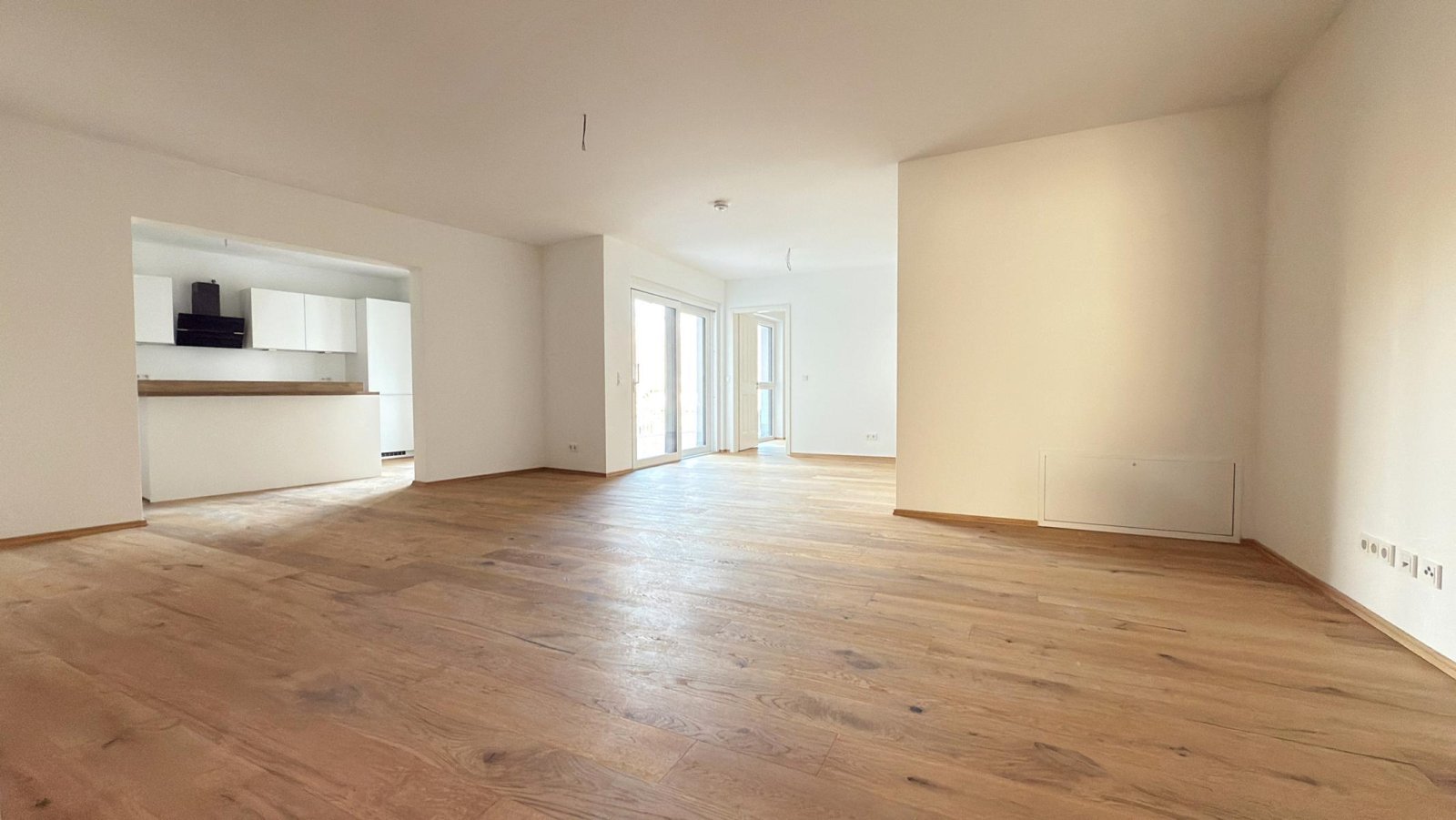VERMIETET: ** NEUBAU- ERSTBEZUG ** am Park ** 5-RAUM WE ** große Terrasse ** Gartenanteil ** Einbauküche **