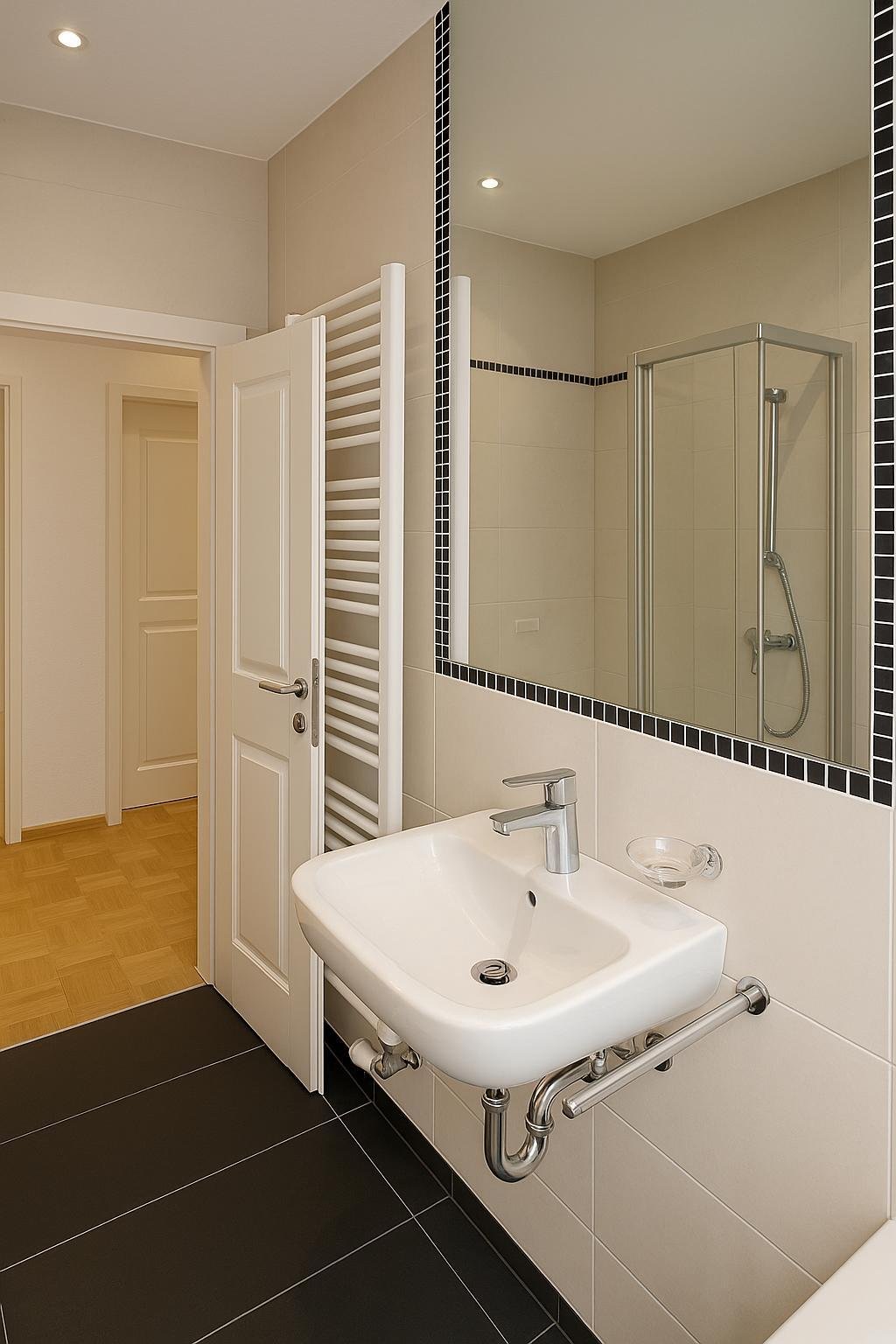 VERKAUFT: *Seltene Gelegenheit in der Südvorstadt* vermietete und provisionsfreie 3-Raumwohnung * 2 Balkone * Stellplatz
