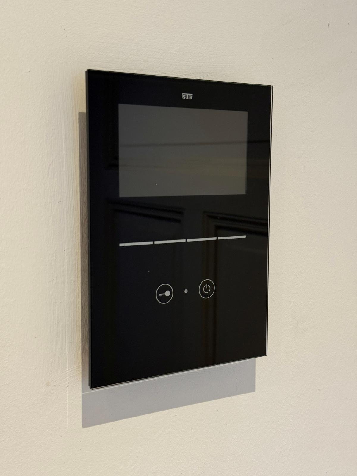 VERKAUFT: Seltene Gelegenheit ** bezugsfreie und provisionsfreie, hochwertige 3-Raumwohnung ** Parkett ** Balkon ** Lift