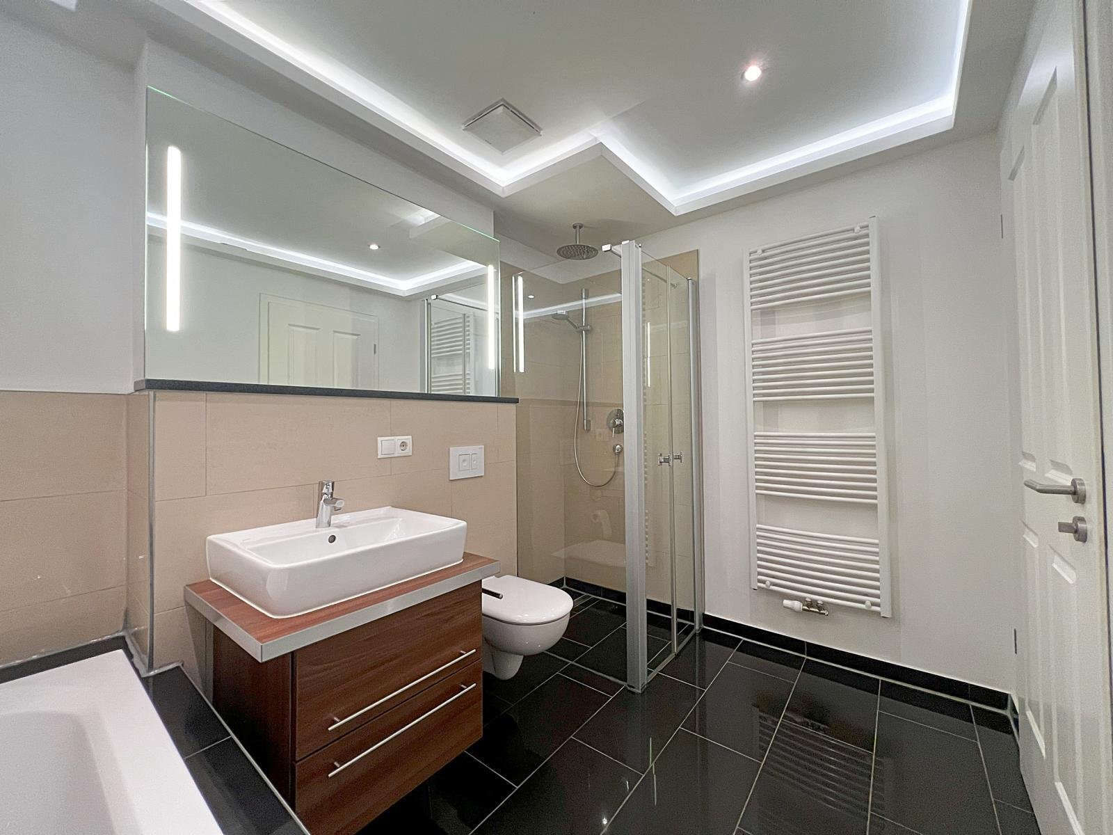 VERKAUFT: Seltene Gelegenheit ** bezugsfreie und provisionsfreie, hochwertige 3-Raumwohnung ** Parkett ** Balkon ** Lift