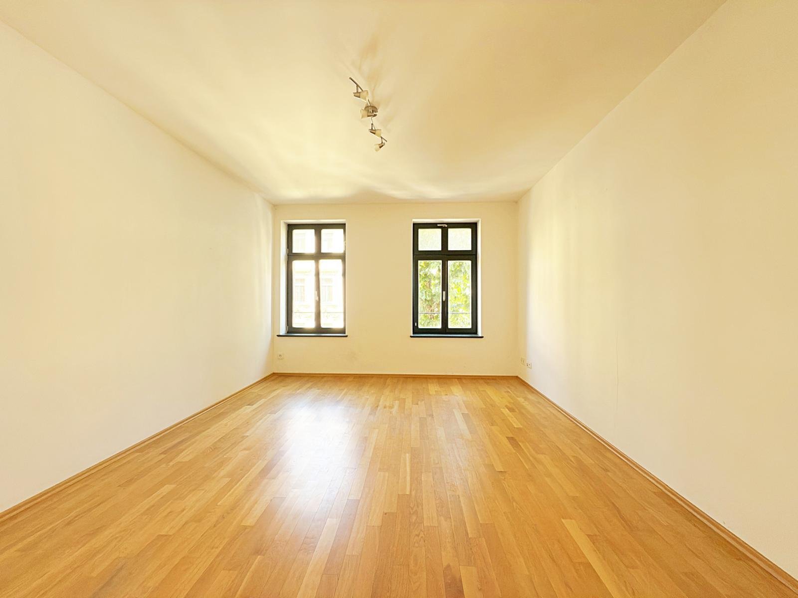 VERKAUFT: Seltene Gelegenheit ** bezugsfreie und provisionsfreie, hochwertige 3-Raumwohnung ** Parkett ** Balkon ** Lift