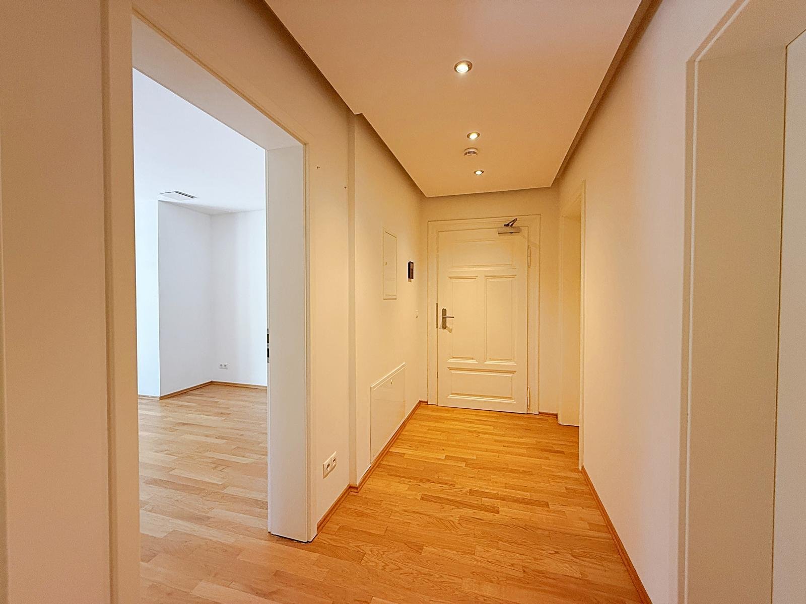 VERKAUFT: Seltene Gelegenheit ** bezugsfreie und provisionsfreie, hochwertige 3-Raumwohnung ** Parkett ** Balkon ** Lift