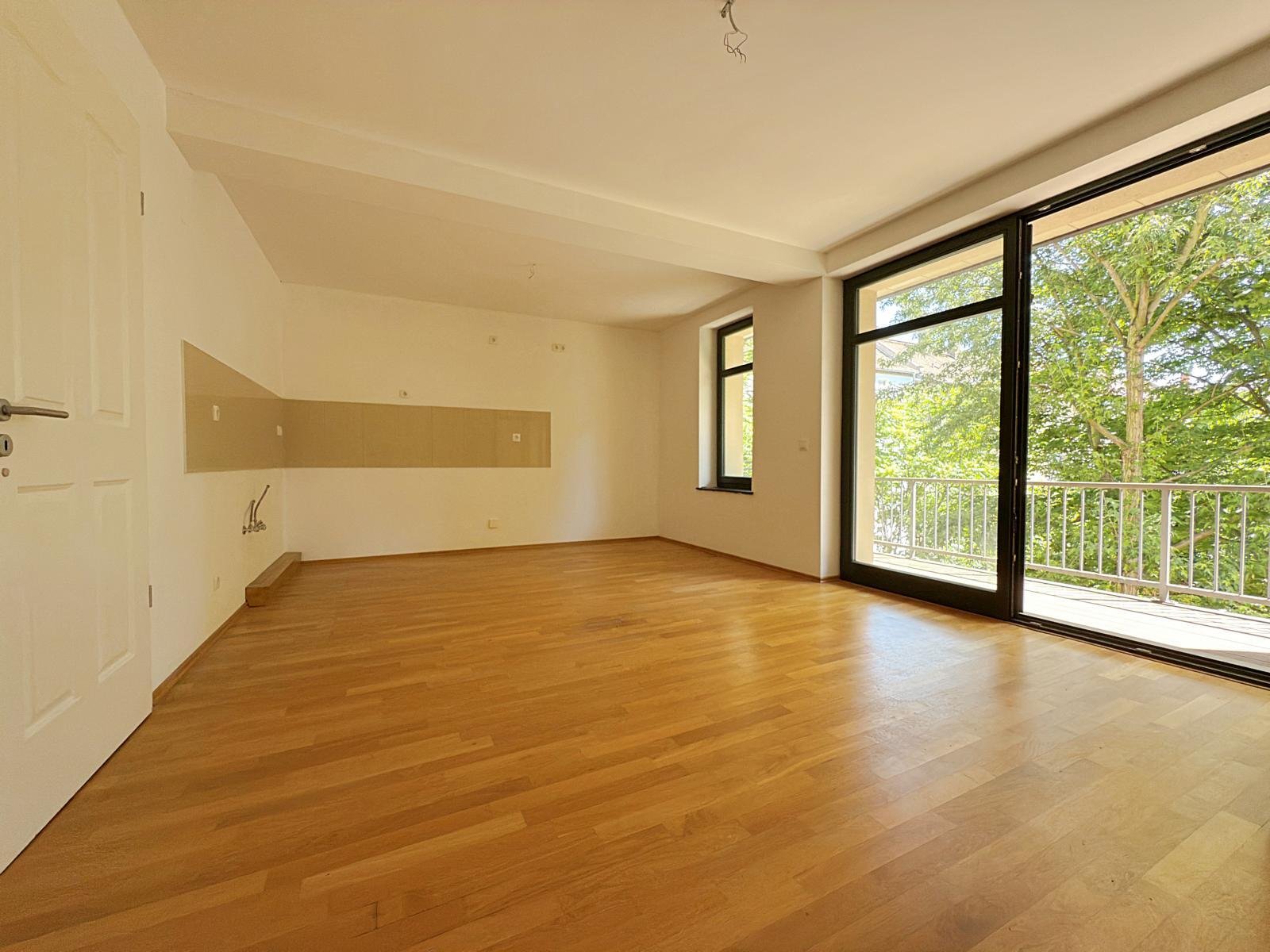 VERKAUFT: Seltene Gelegenheit ** bezugsfreie und provisionsfreie, hochwertige 3-Raumwohnung ** Parkett ** Balkon ** Lift