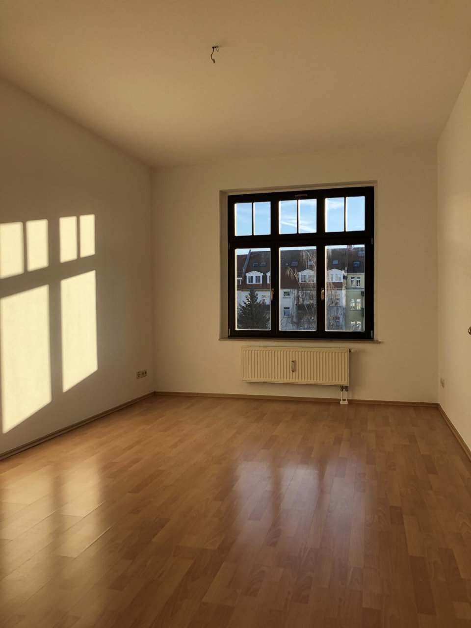 VERMIETET: Gohlis ** Familienfreundliche 3-Raum WE * Parknähe * großer Balkon * TLB * Ankleide * Gartenmitbenutzung