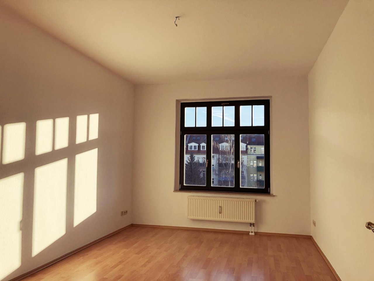 VERMIETET: Gohlis ** Familienfreundliche 3-Raum WE * Parknähe * großer Balkon * TLB * Ankleide * Gartenmitbenutzung