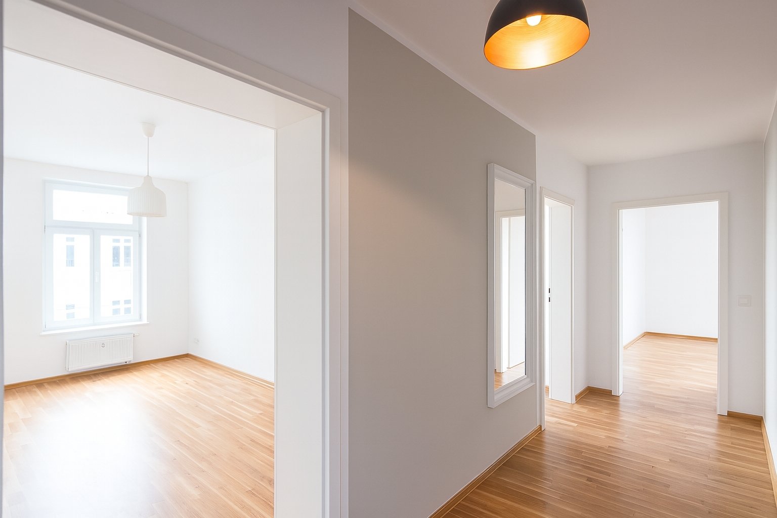 Edle 3-Raumwohnung ** Parkett ** Südwest-Balkon ** Tageslichtbad mit Wanne  Dusche