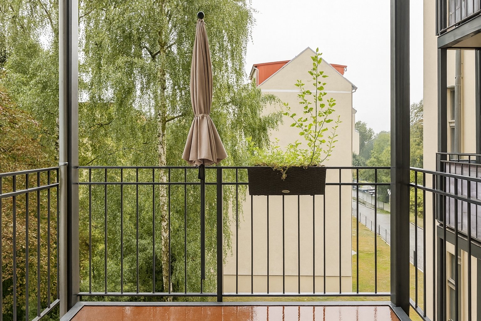 Edle 3-Raumwohnung ** Parkett ** Südwest-Balkon ** Tageslichtbad mit Wanne  Dusche