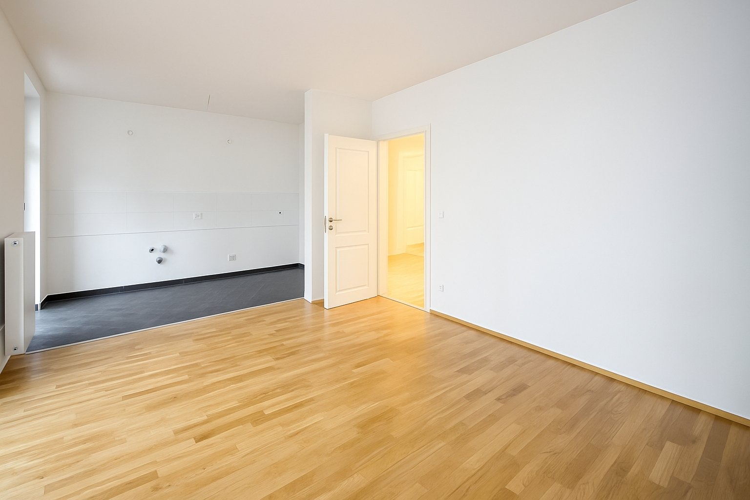 VERKAUFT: Provisionsfrei ** vermietete 3-Raumwohnung ** Balkon ** Parkett