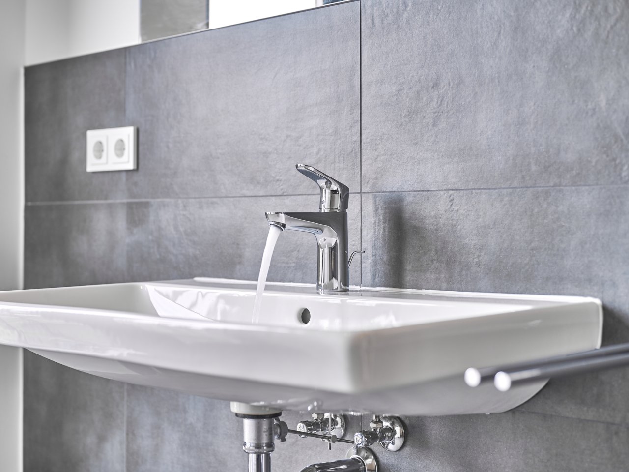 ** Wohnen an der Weißen Elster/ 3-Raumwohnung mit Loggia, EBK & Tiefgarage **