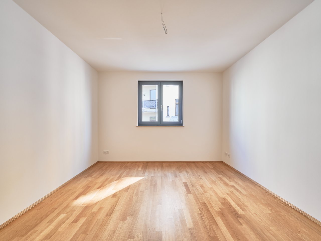 ** Wohnen an der Weißen Elster/ 3-Raumwohnung mit Loggia, EBK & Tiefgarage **