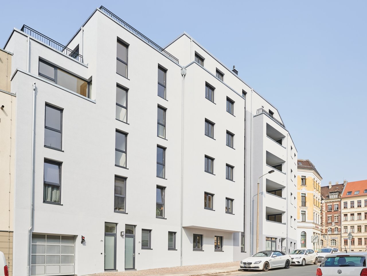 ** Wohnen an der Weißen Elster/ 3-Raumwohnung mit Loggia, EBK & Tiefgarage **