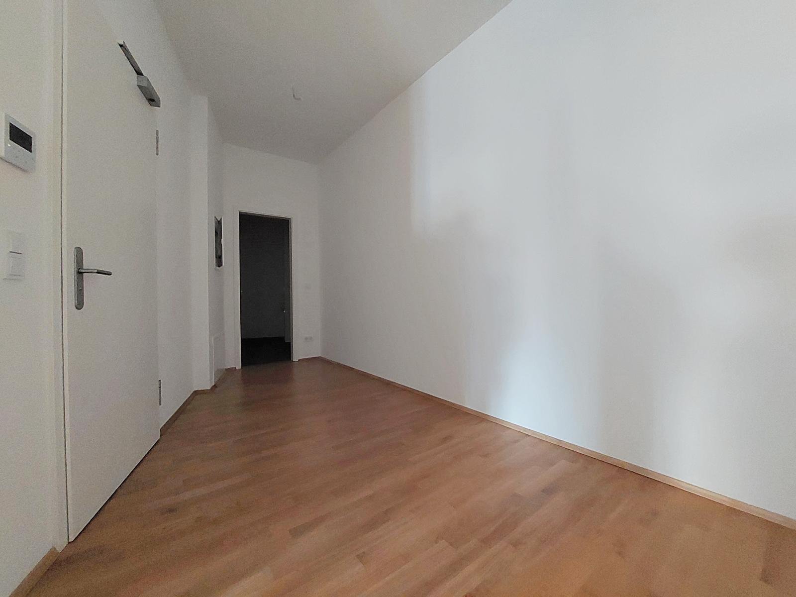 ** Wohnen an der Weißen Elster/ 3-Raumwohnung mit Loggia, EBK & Tiefgarage **