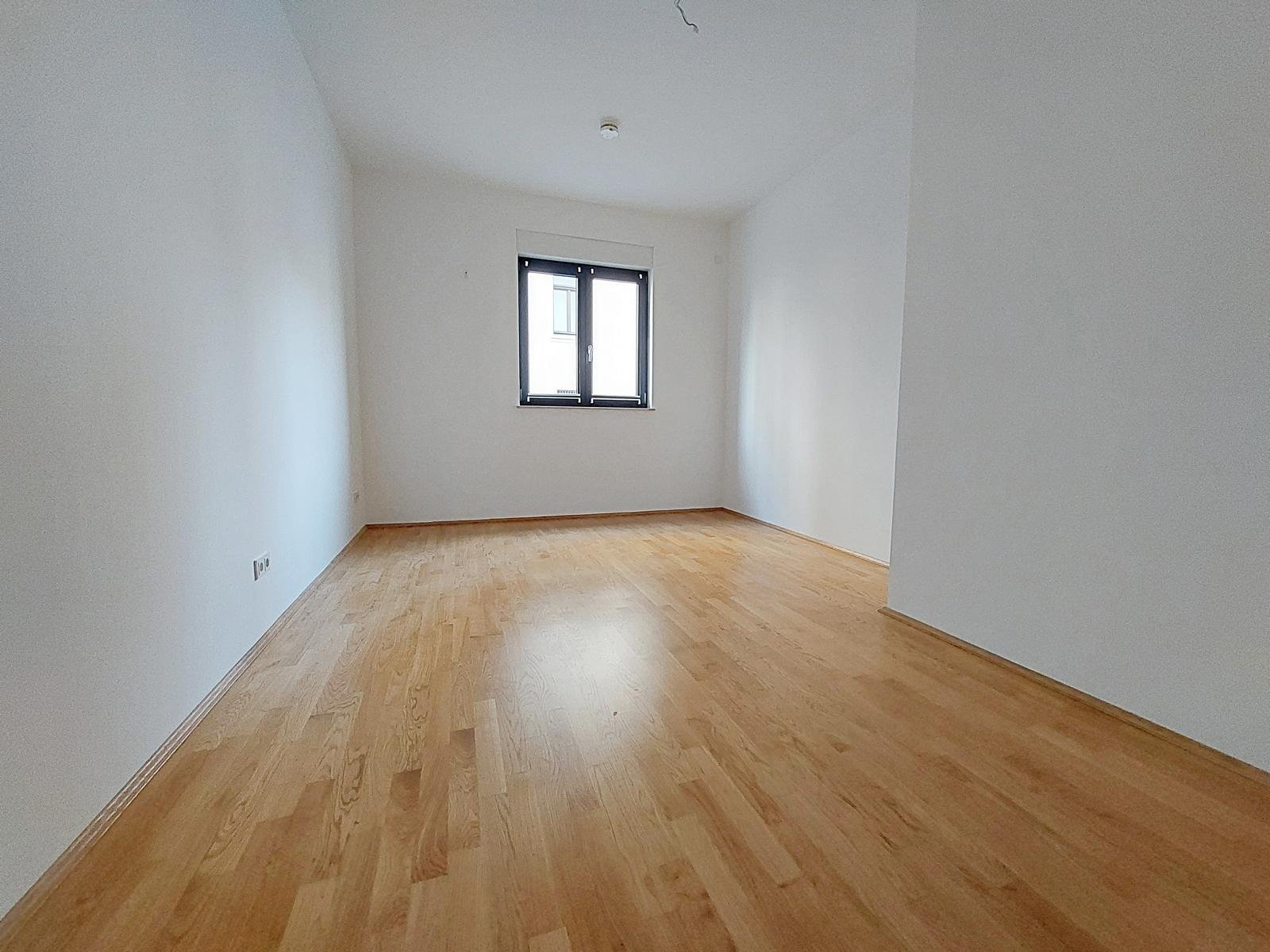 ** Wohnen an der Weißen Elster/ 3-Raumwohnung mit Loggia, EBK & Tiefgarage **