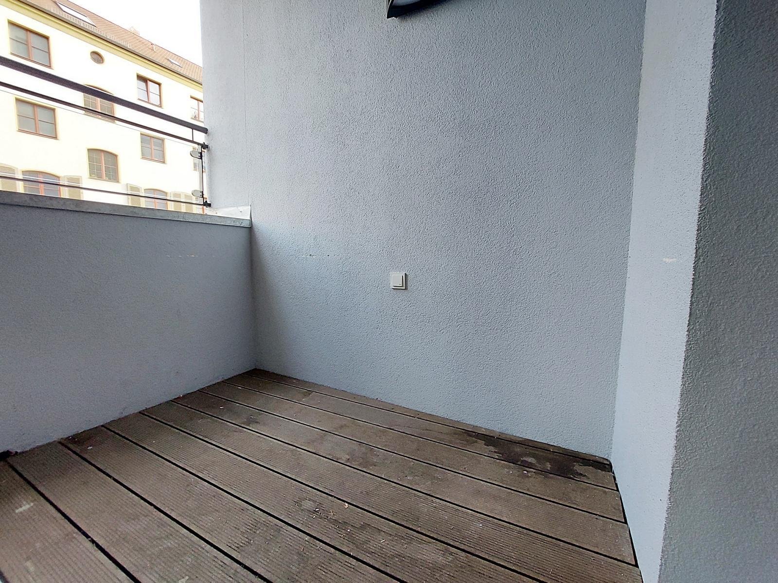 ** Wohnen an der Weißen Elster/ 3-Raumwohnung mit Loggia, EBK & Tiefgarage **