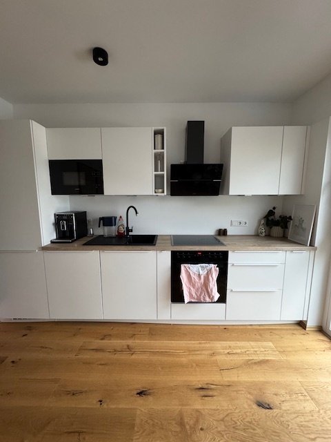 *Nachmieter für superschöne 2-Raumwohnung mit Balkon und Einbauküche am Park gesucht *