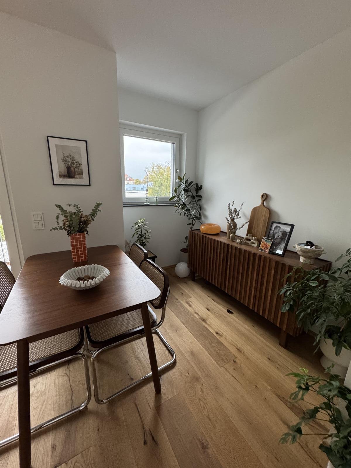 *Nachmieter für superschöne 2-Raumwohnung mit Balkon und Einbauküche am Park gesucht *