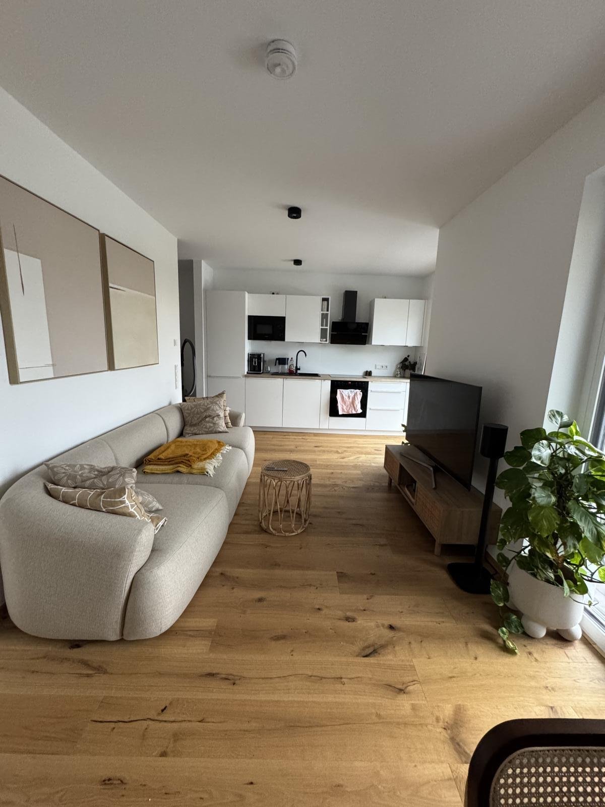 *Nachmieter für superschöne 2-Raumwohnung mit Balkon und Einbauküche am Park gesucht *