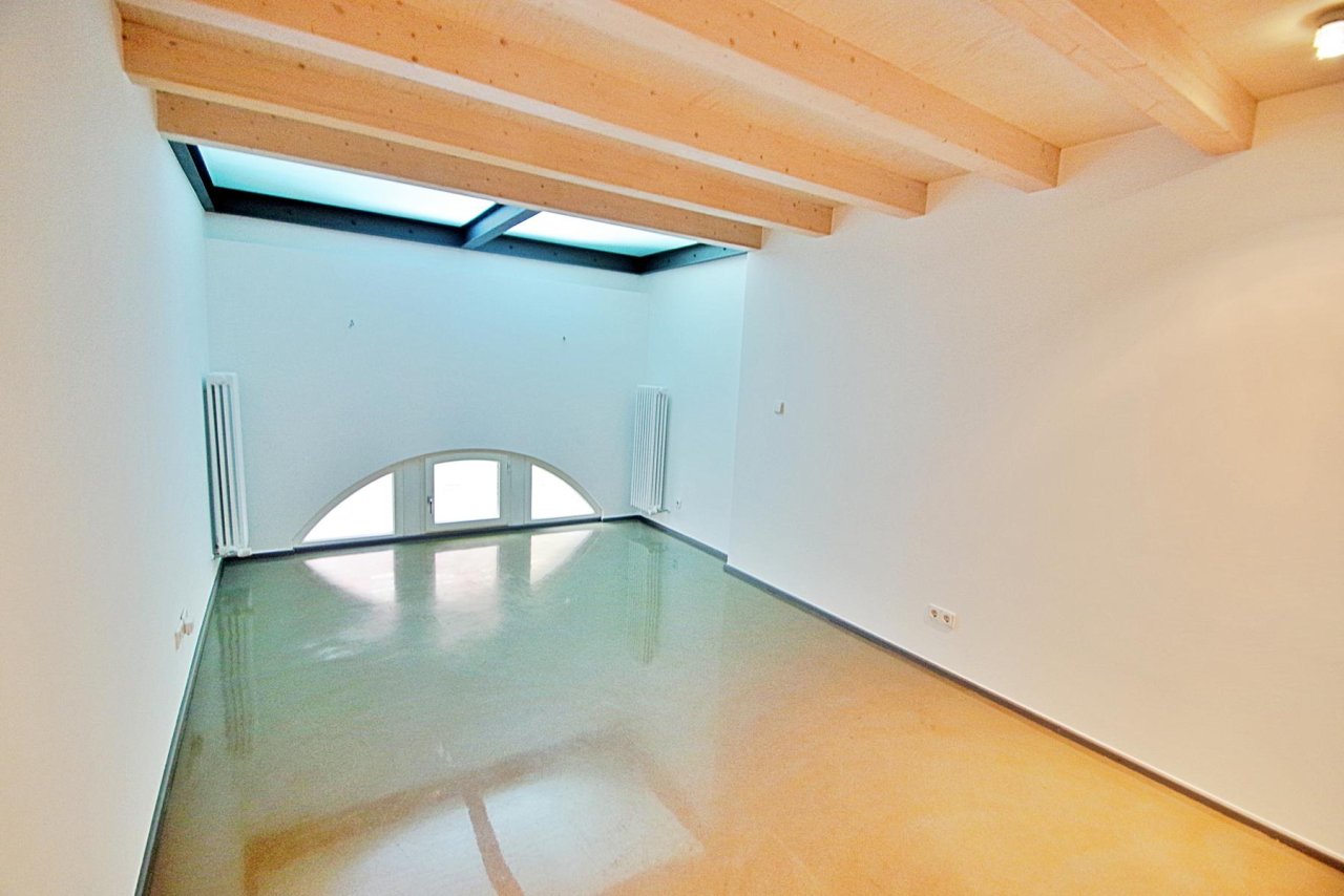 Zentrum * seltene Gelegenheit * provisionsfreie und stilvolle Maisonette ETW * Stuck * Parkett * Balkon