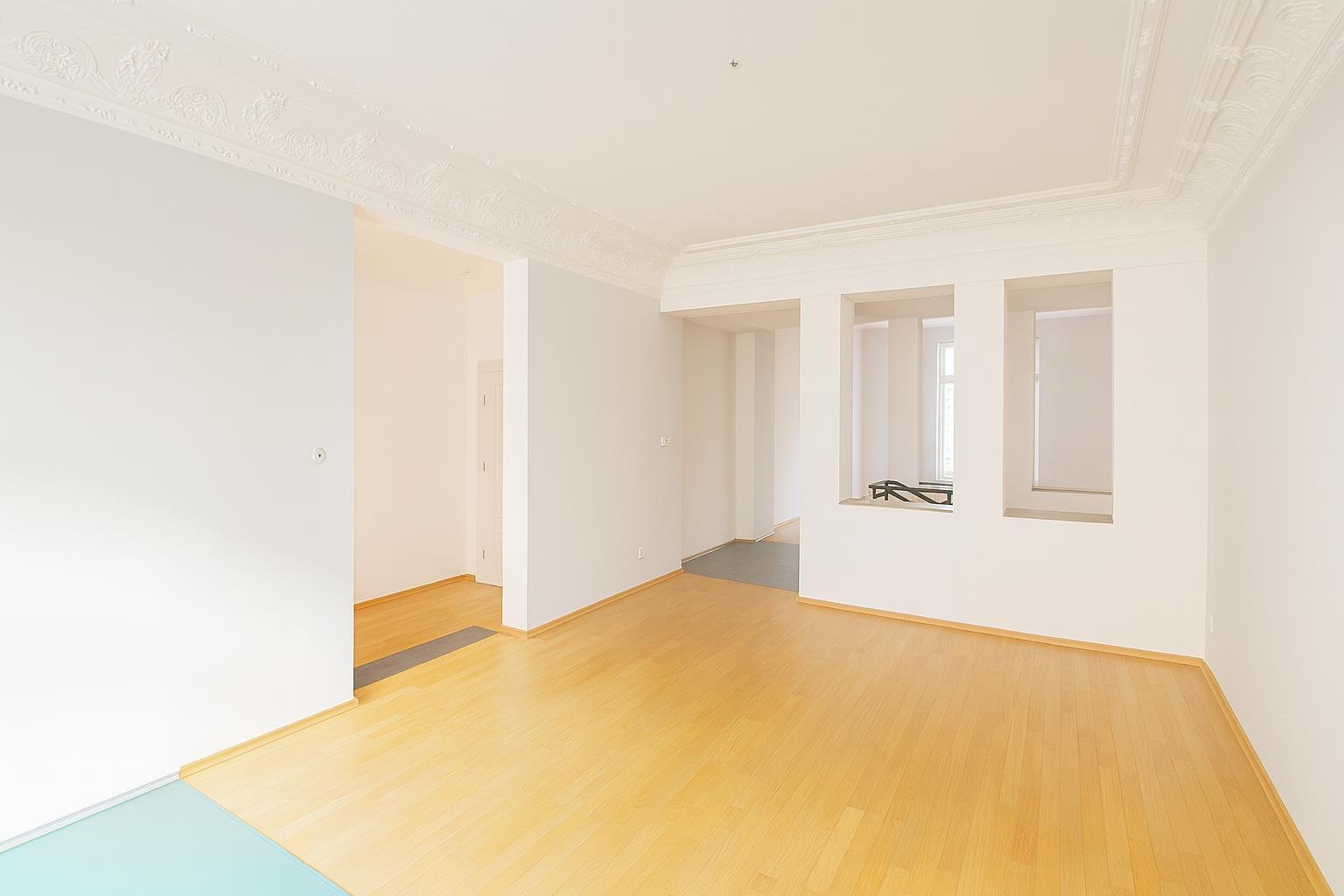 Zentrum * seltene Gelegenheit * provisionsfreie und stilvolle Maisonette ETW * Stuck * Parkett * Balkon
