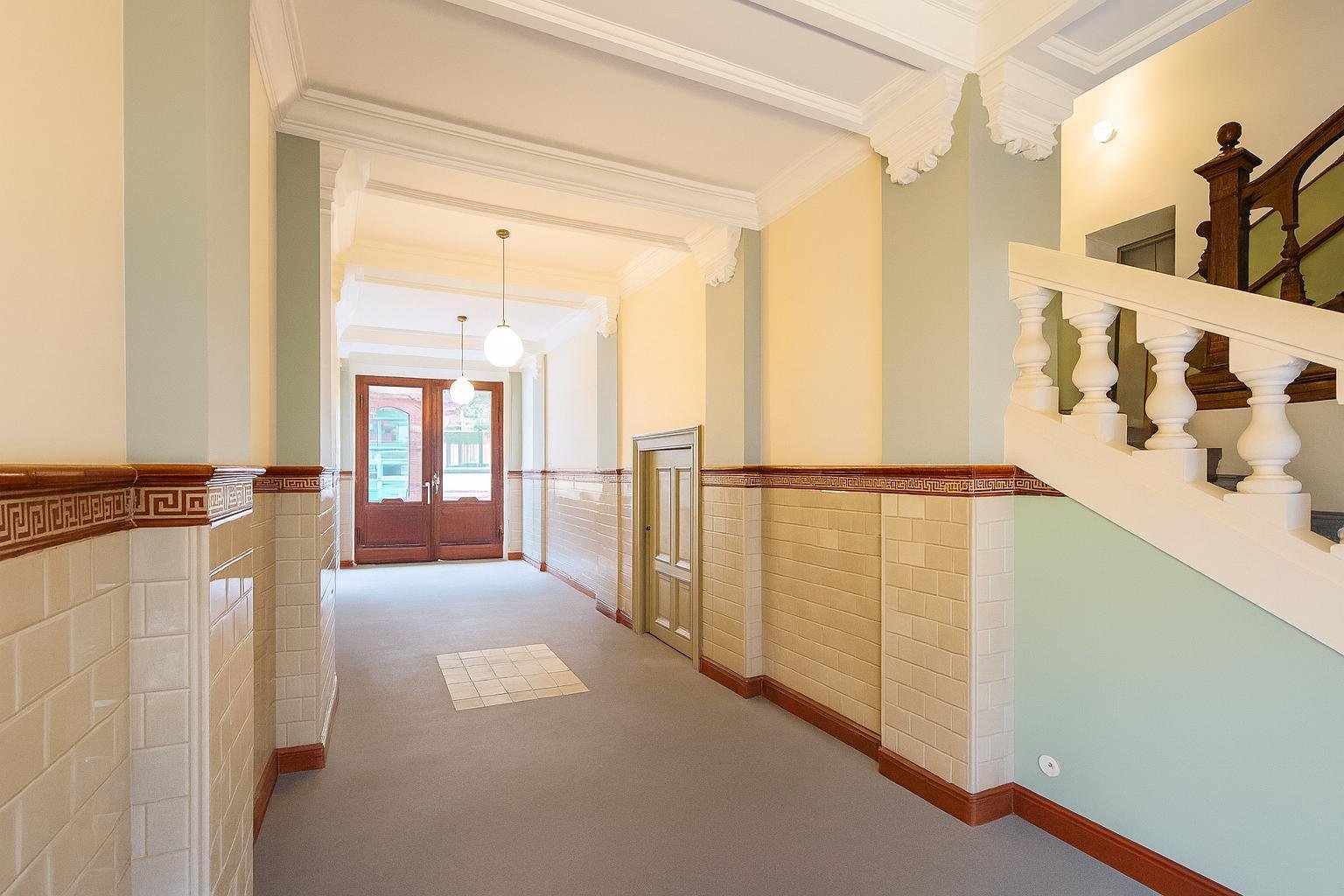 Zentrum * seltene Gelegenheit * provisionsfreie und stilvolle Maisonette ETW * Stuck * Parkett * Balkon