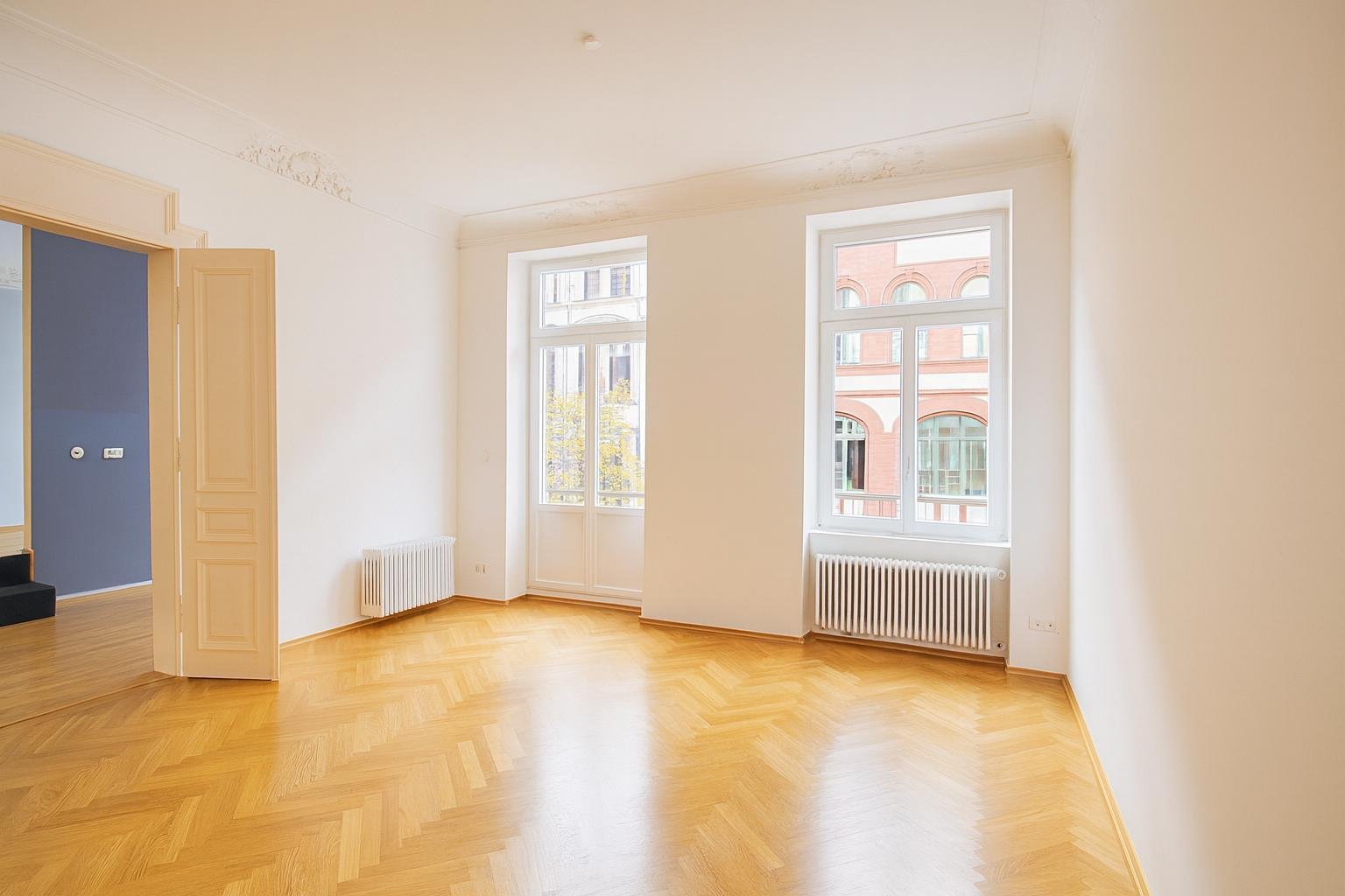 Zentrum * seltene Gelegenheit * provisionsfreie und stilvolle Maisonette ETW * Stuck * Parkett * Balkon