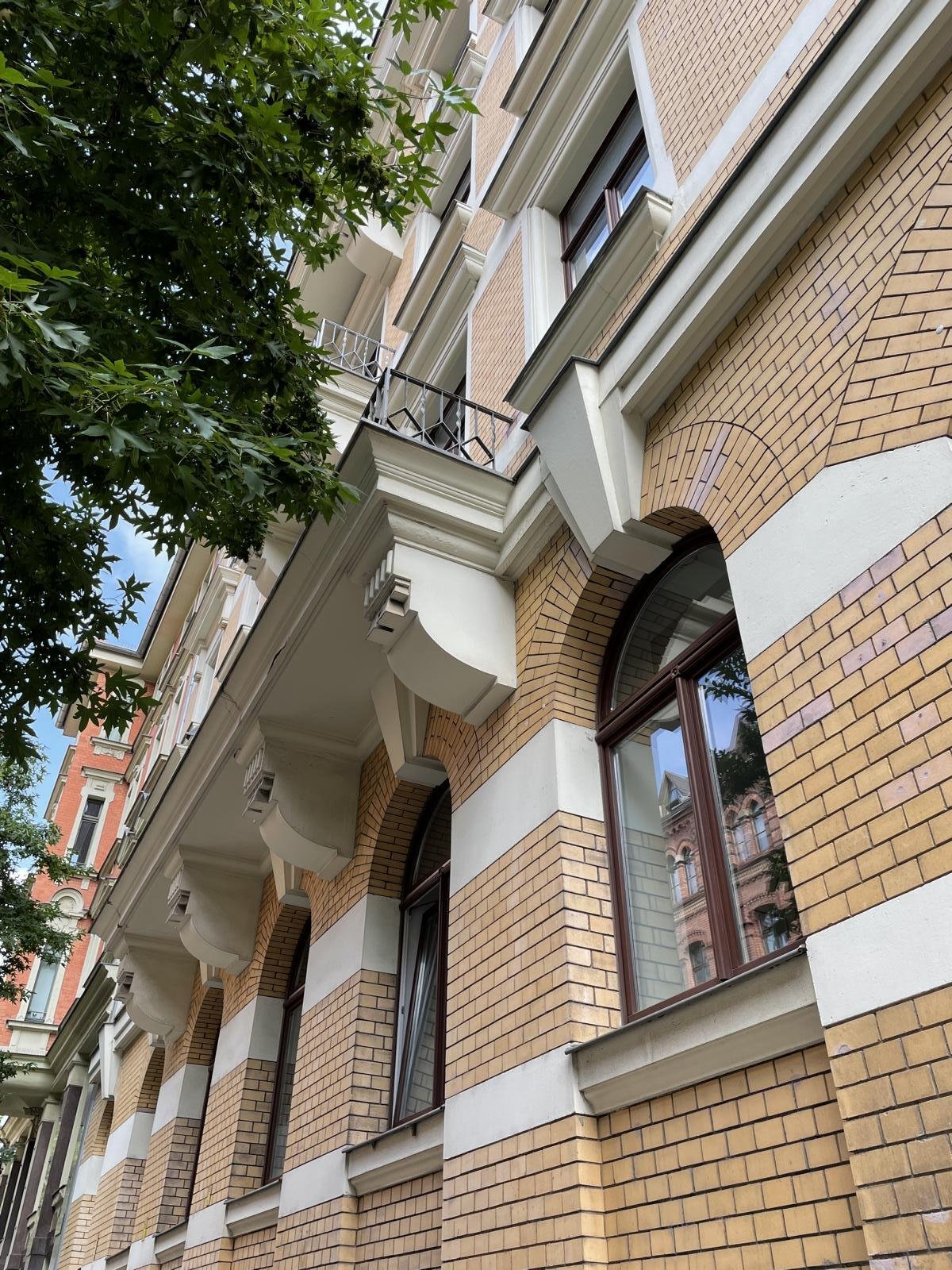 Zentrum * seltene Gelegenheit * provisionsfreie und stilvolle Maisonette ETW * Stuck * Parkett * Balkon