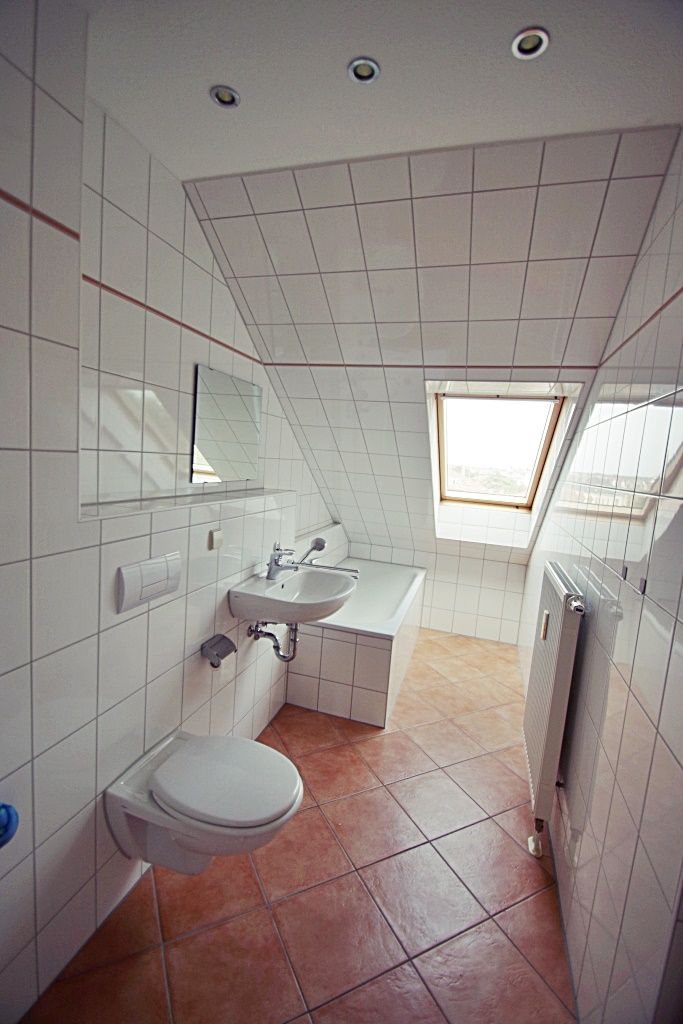 ** Wohnen in Zentrumsnähe ** Dachloggia * Parkett * Tageslichtbad * Garten * ab 01.05.2026