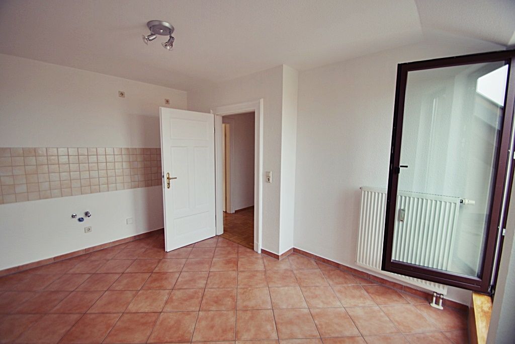 ** Wohnen in Zentrumsnähe ** Dachloggia * Parkett * Tageslichtbad * Garten * ab 01.05.2026