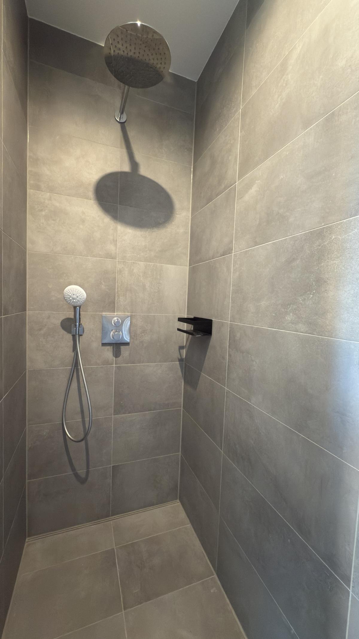 ** Wohntraum mit Fernblick ** Dachgeschoss-Maisonette mit Dachterrasse ** Einbauküche ** 2 Bäder ** Lift ** Parkett 