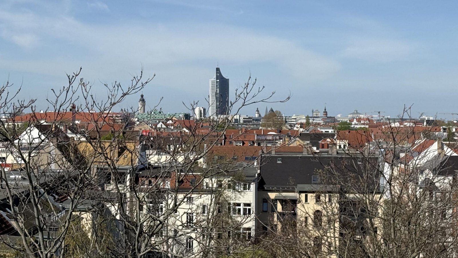 ** Wohntraum mit Fernblick ** Dachgeschoss-Maisonette mit Dachterrasse ** Einbauküche ** 2 Bäder ** Lift ** Parkett 