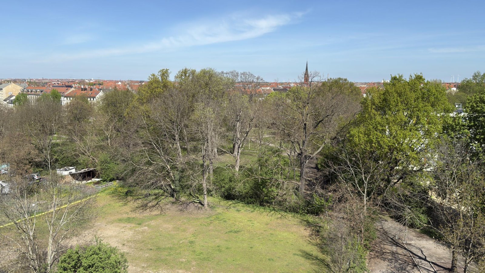 ** Wohntraum mit Fernblick ** Dachgeschoss-Maisonette mit Dachterrasse ** Einbauküche ** 2 Bäder ** Lift ** Parkett 