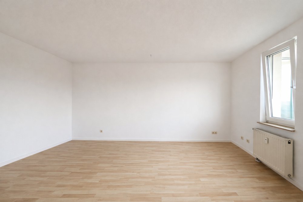 VERMIETET:  schöne Single-Wohnung in Engelsdorf * ruhige Lage * Südbalkon * Stellplatz