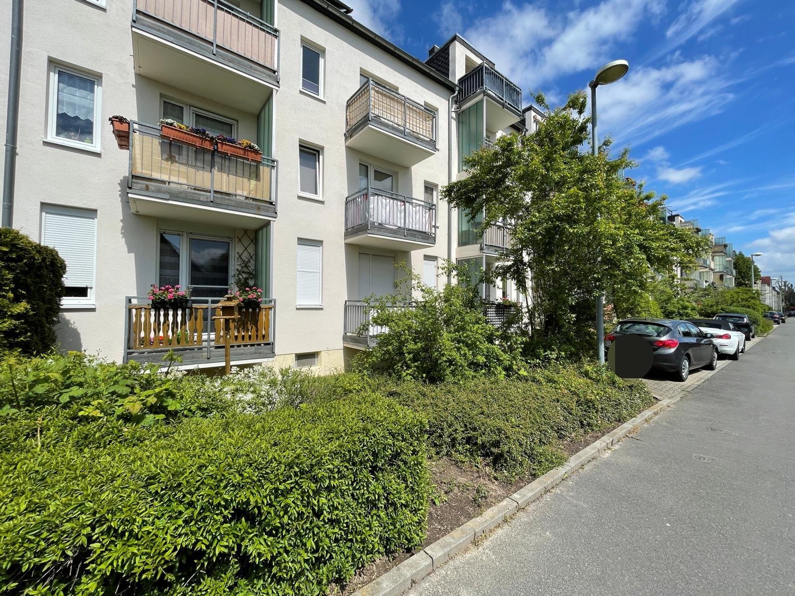 VERMIETET:  schöne Single-Wohnung in Engelsdorf * ruhige Lage * Südbalkon * Stellplatz